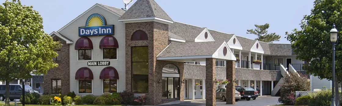 Days Inn By Wyndham Mackinaw City - Lakeview