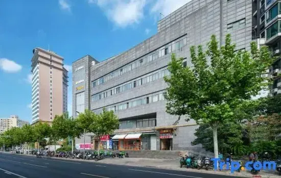 Jungui Hotel (Shanghai Jinshajiang Road Metro Station Branch)
