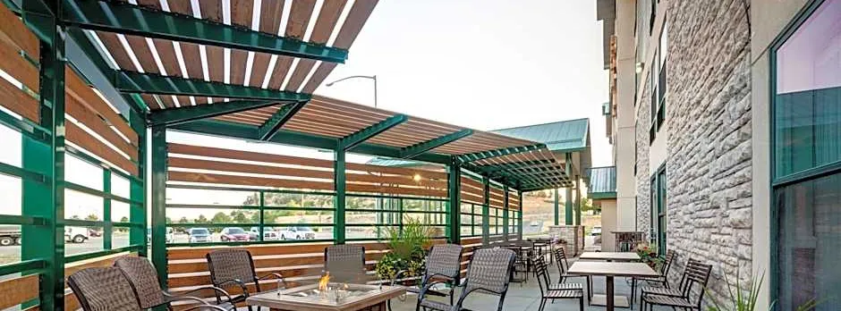 Boothill Inn and Suites