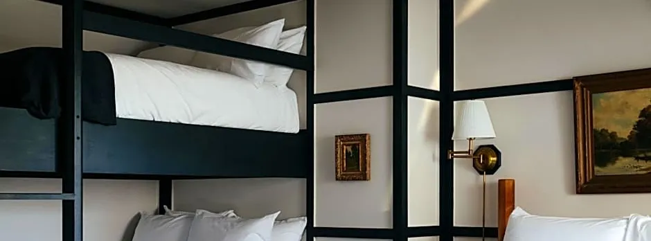 Brentwood Hotel