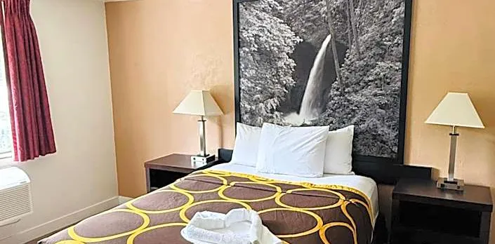 Super 8 by Wyndham Lacey Olympia Area