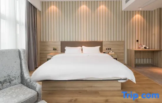 Red Tomato Hotel