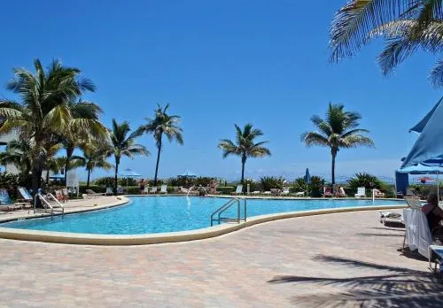 THE TIDES 1bedroom apt 4th floor WE ARE ON THE BEACH!