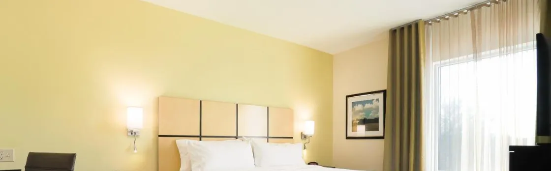 Candlewood Suites Lenexa - Overland Park Area