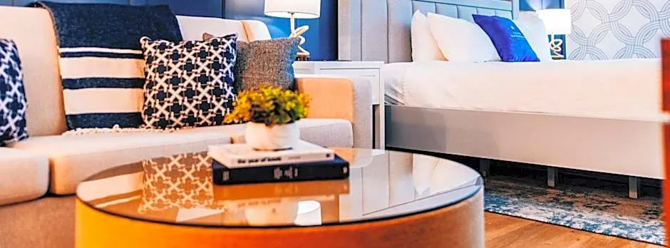 Salem Waterfront Hotel & Suites