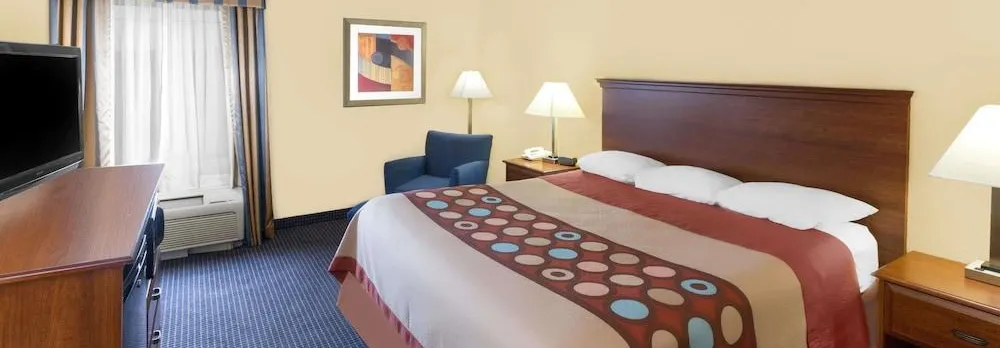 Super 8 by Wyndham Hattiesburg South