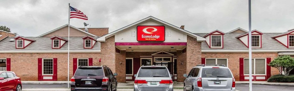 Econo Lodge Inn & Suites