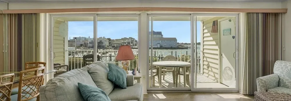 Thunder Island 139d 2 Bedroom Condo by RedAwning