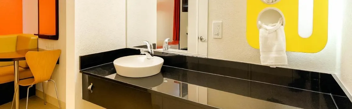 Motel 6 San Diego Downtown