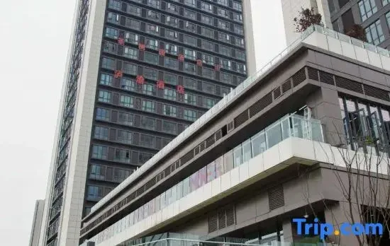 Chongqing Naiseite Hotel (Chongqing East Station Tea Garden Subway Station)