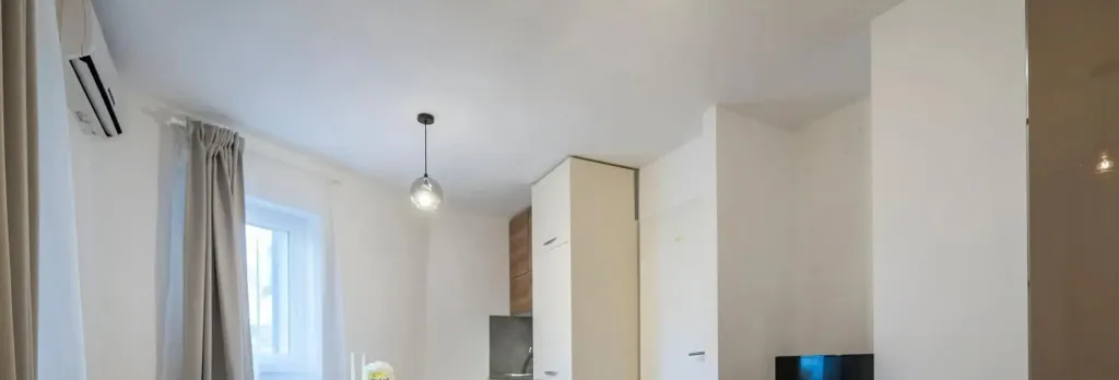 Studio Apartments Petar in old part of town