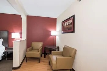 Red Roof Inn and Suites Opelika