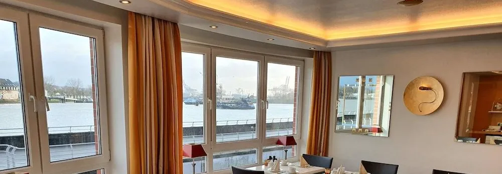 Hotel Am Elbufer