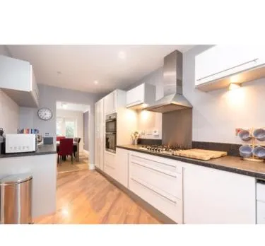 9 College Court Spacious, Modern 4-Bed Townhouse in York - Pass the Keys