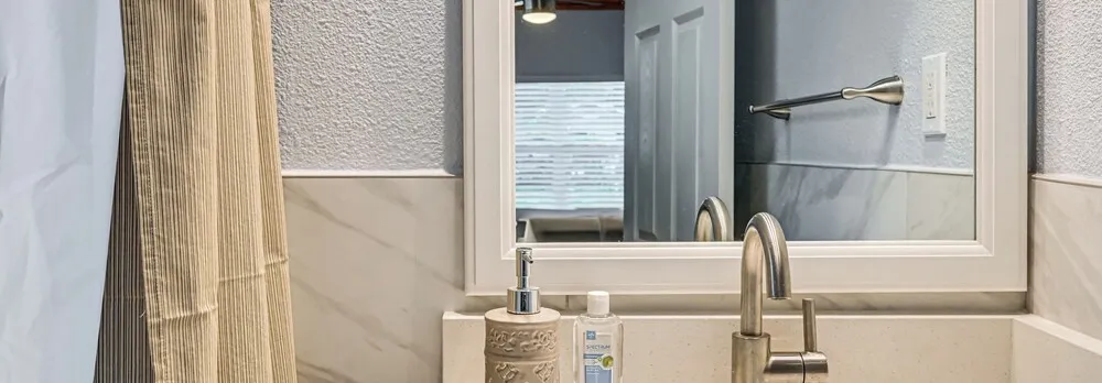 1 Mi to Midtown & Stadium! Couple's Haven in Tampa