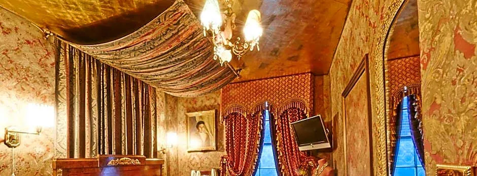 Pavilion Hotel