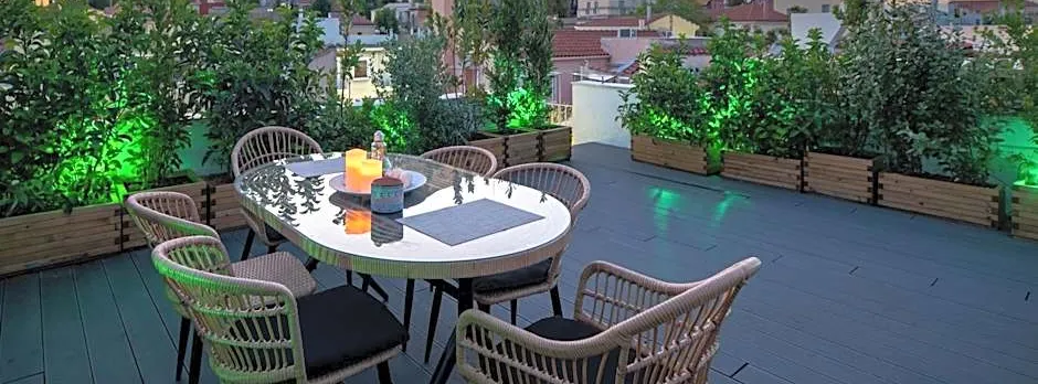 Plaka Arch Suites