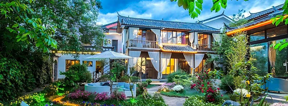 Floral Lux Hotel· jiupintang hotel in Lijiang