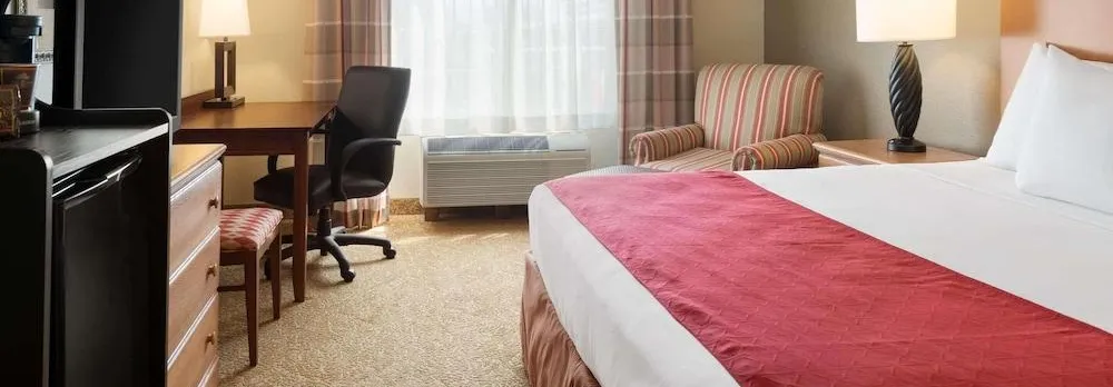 Country Inn & Suites by Radisson, Davenport, Ia