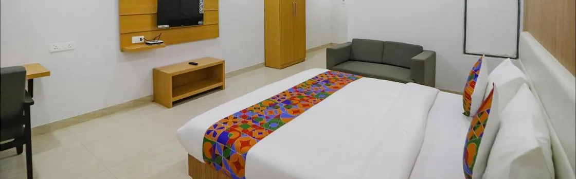 Fabhotel Premium Kashi