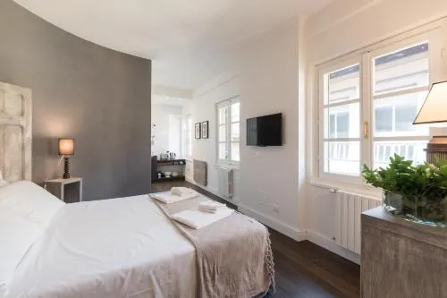 Novella Goldoni Suite-by Florence Concierge
