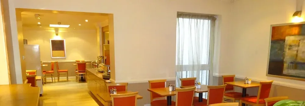 Americana Hotel