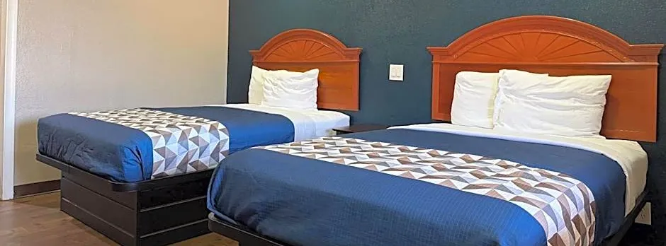 Rodeway Inn & Suites