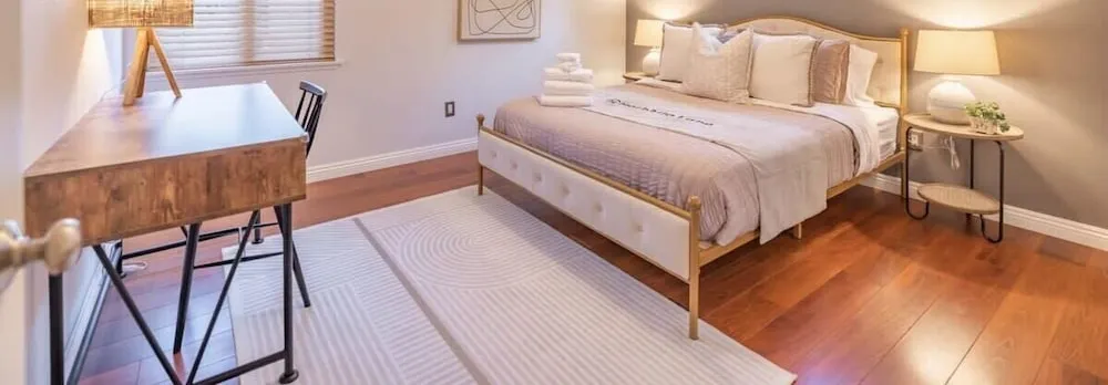 Marbella Lane - Charming 4BR Bungalo for Relaxing Retreat
