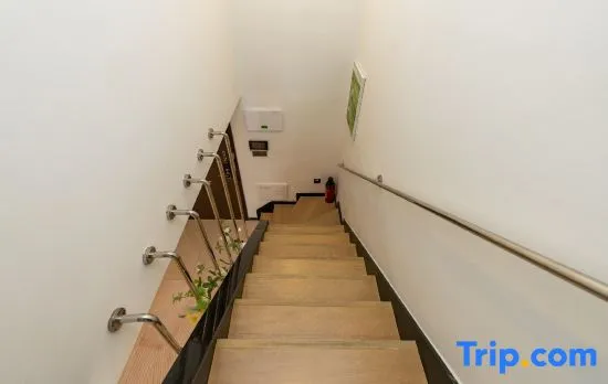 Tugui Apartment (Shenzhen North Railway Station)