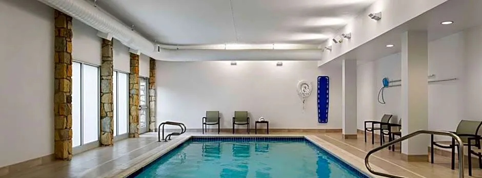 DoubleTree By Hilton Hotel Pittsburgh Airport