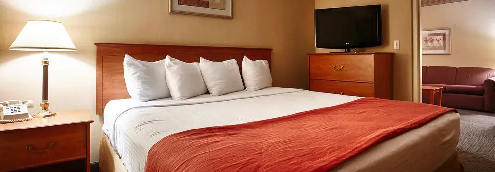 The Falls Inn & Suites / Bigwood Event Center