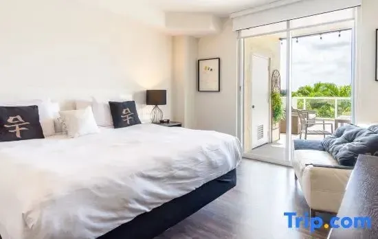 Golden Bay 303