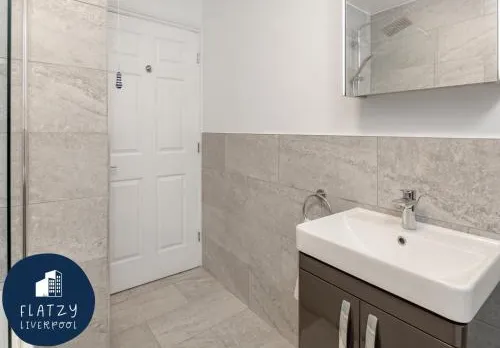 FLATZY - Quiet Sefton Park Luxury Apartment