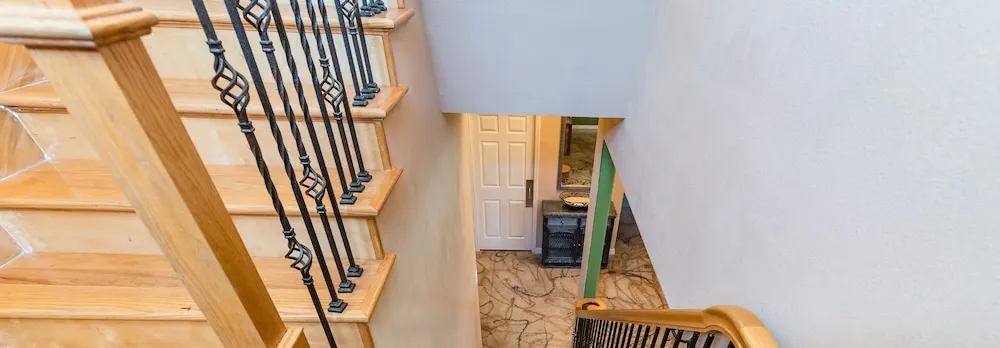 Chic Renovated Oasis: Disney & Universal Nearby 4 Bedroom Home by RedAwning