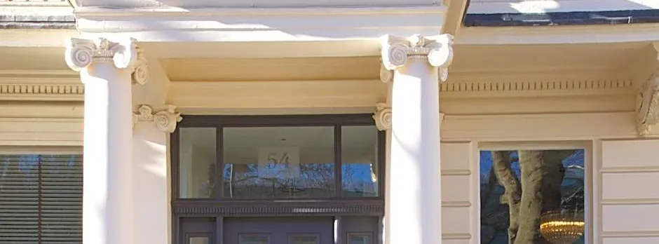 54 Queen's Gate Hotel