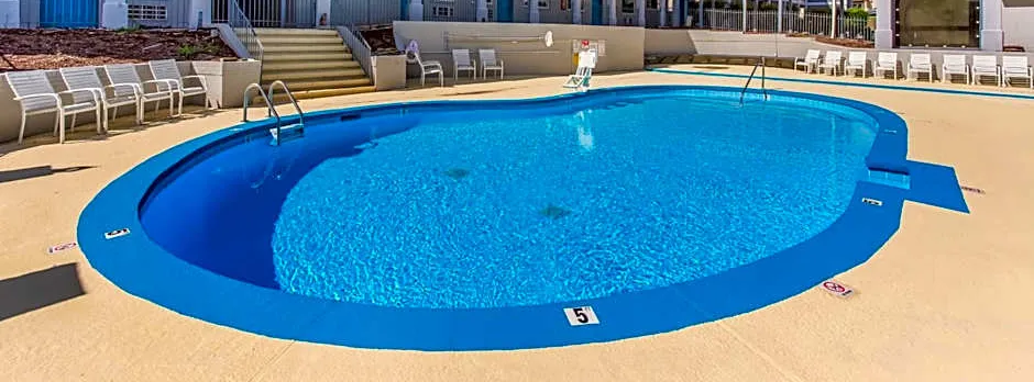 Red Lion Inn & Suites Nashville Airport