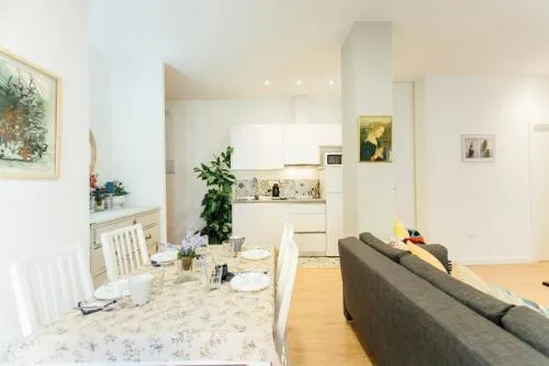 Bright Renovated Full of Natural Light 2BR 2BA