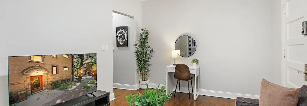Bright 1BR - Woodlawn 1E