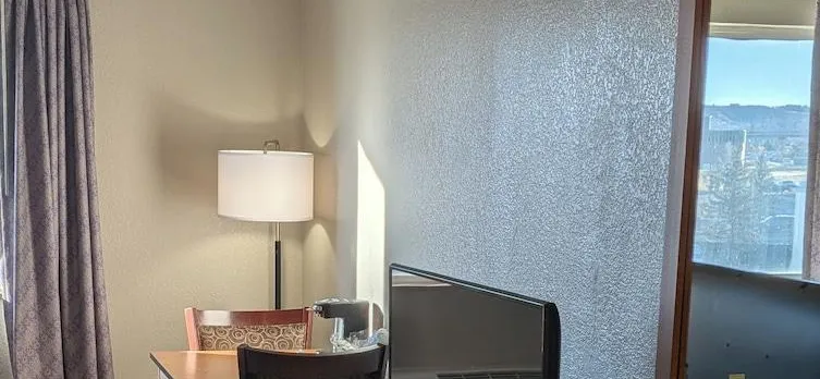 Days Inn & Suites by Wyndham Castle Rock