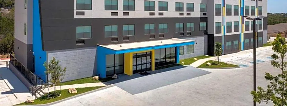 Tru by Hilton San Antonio North