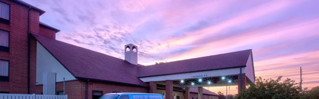 Hampton Inn & Suites Cleveland Airport