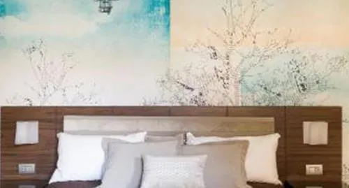 Rhome Suites