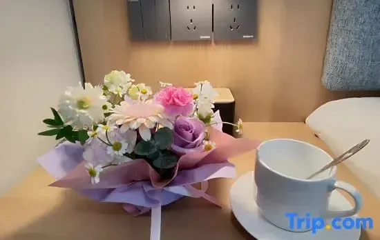 Home Inn Huayi Collection Hotel (Wuhan Yellow Crane Tower Shouyi Square)