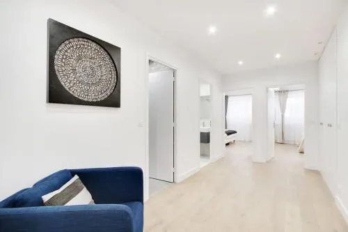 TROCADERO/ EIFFEL TOWER - 3 Bedrooms- All New!