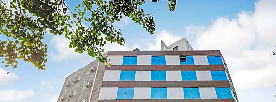 Capital O Elite Stay Jp Nagar Near SRI SATHYA GANAPATHI SHIRDI SAIBABA Temple