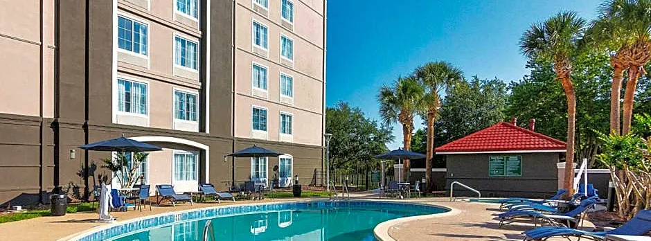 La Quinta Inn & Suites by Wyndham Orlando Ucf