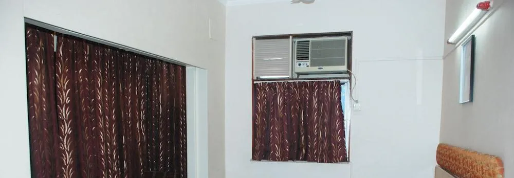 Hotel Raviraj