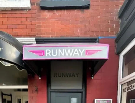 Runway Guest House - Adult Only