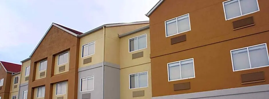 La Quinta Inn & Suites by Wyndham Emporia