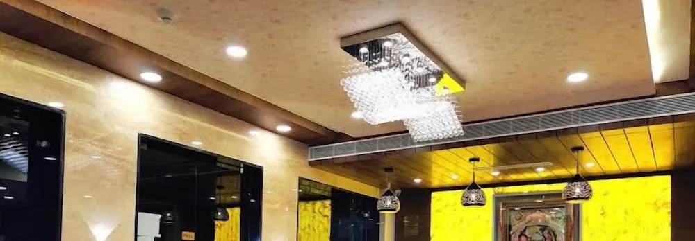 Hotel Opulence Inn